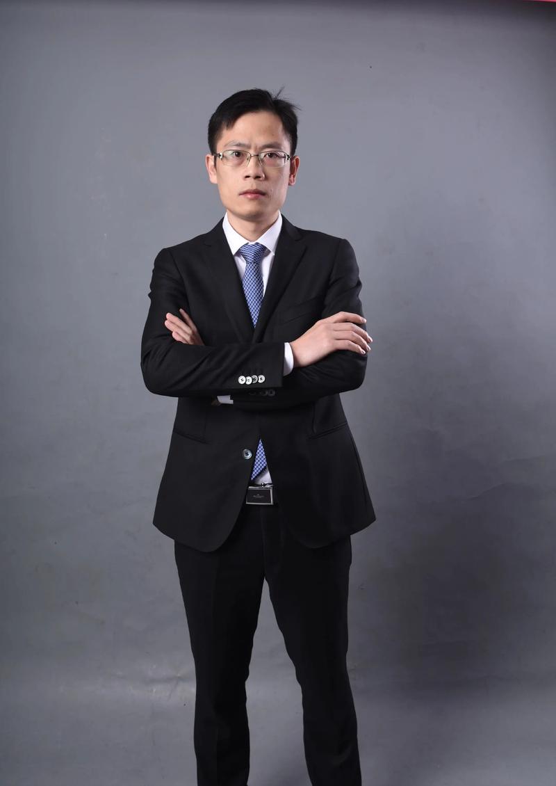 杨清华 艺术总监 & 首席设计师